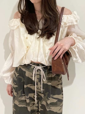 「LILY BROWN（リリーブラウン）の2タックワイドパンツ（その他パンツ、グリーン系）」を使った、LILY BROWNさんの春コーディネート