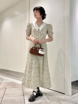 「アイテム（イヤリング）」を使った、LILY BROWNさん（レディース・158cm）の秋コーディネート