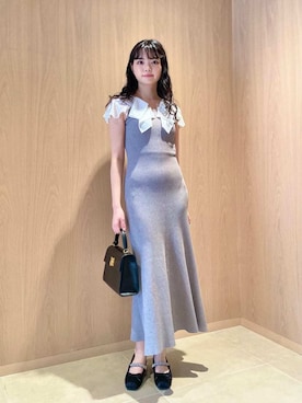 「LILY BROWN（リリーブラウン）のラッフルフリルコンビニットワンピース（ワンピース、グレー系）」を使った、LILY BROWNさんの春コーディネート