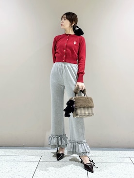 「アイテム（シュシュ）」を使った、LILY BROWNさん（レディース・157cm）の冬コーディネート