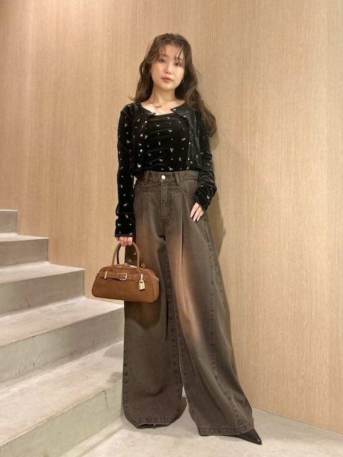 【新品タグ付】LILY BROWN サイドラインバギーデニムパンツ　サイズ1 WEB限定00サイズ】サイドラインバギーデニムパンツ(デニムパンツ