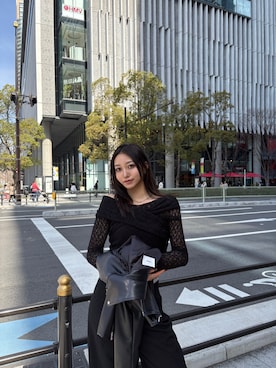 「MURUA（ムルーア）のレースカシュクールオフショルトップス（Tシャツ/カットソー、ブラック系）」を使った、SAKURAさん（レディース・165cm）の春コーディネート