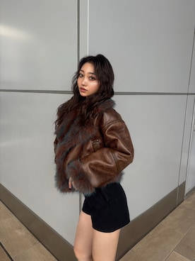 「アイテム（ムートンコート）」を使った、SAKURAさん（レディース・165cm）の夏コーディネート