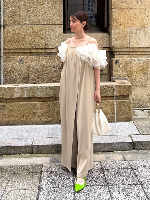 EC事業部ANDRESD staffさんのパンツドレスを使ったコーディネート 