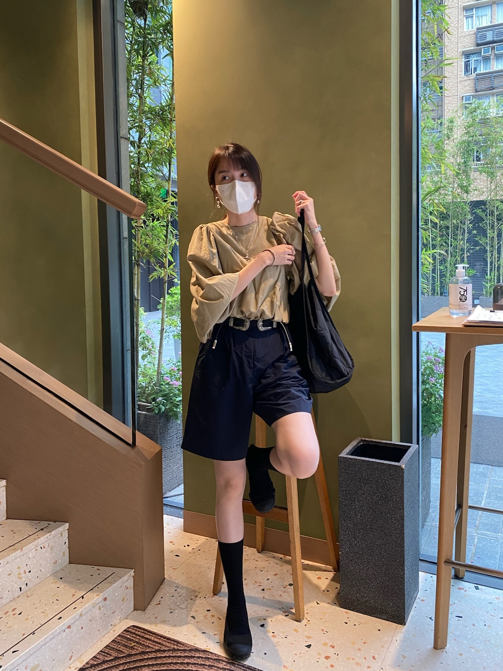 「DouDouの【WEB限定】ティアードチュニックブラウス（シャツ/ブラウス、グリーン系）」を使った、cheuuuukさん（レディース・168cm）の秋コーディネートの1枚目の写真