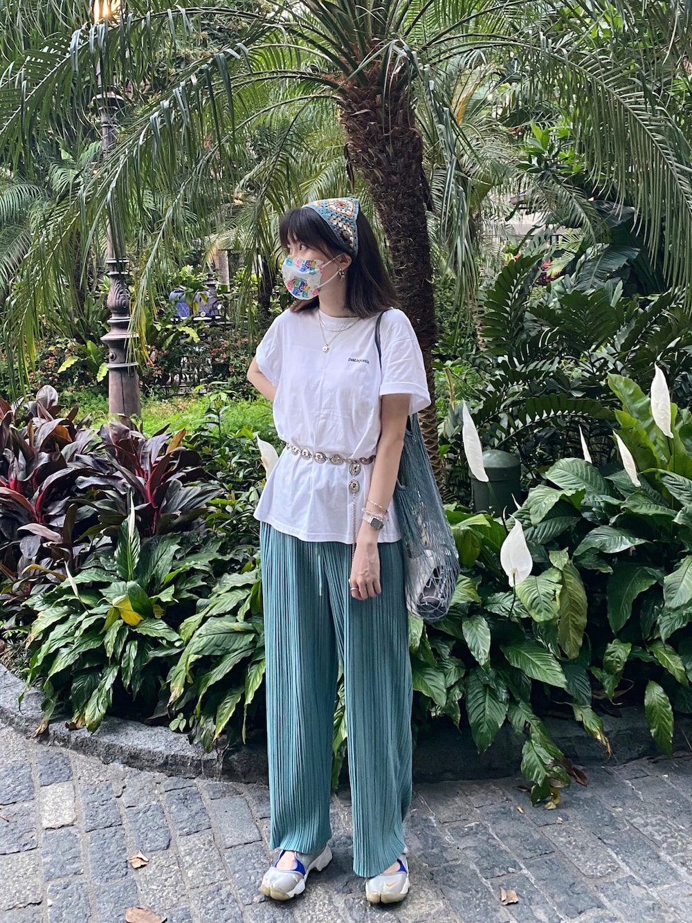 「patagoniaのpatagonia / パタゴニア　P6 ロゴ レスポンシビリティー P6 LOGO RESPONSIBILI-TEE（Tシャツ/カットソー、ホワイト系）」を使った、cheuuuukさん（レディース・168cm）の春コーディネートの1枚目の写真