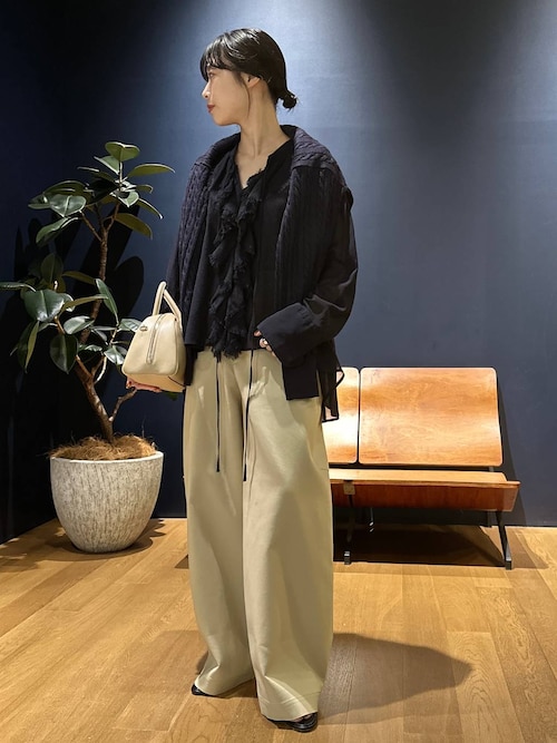 カレンソロジー Curensology ストレッチポンチVネックカーディガン 黒