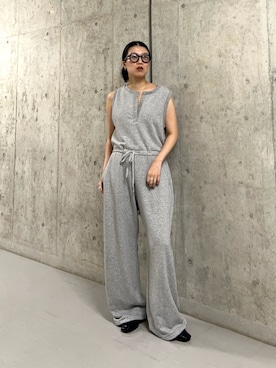 「KBF（ケイビーエフ）のスウェットオールインワン（その他パンツ、グレー系）」を使った、なかさんさん（レディース・156cm）の夏コーディネート