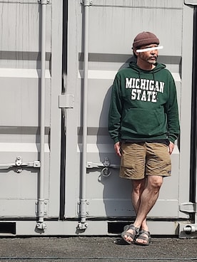 「Teva（テバ）のアイテム（シューズ）」を使った、アマタウロスさん（メンズ・169cm）の春コーディネート