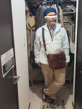 「アイテム（ショルダーバッグ）」を使った、アマタウロスさん（メンズ・169cm・40代）の秋コーディネート