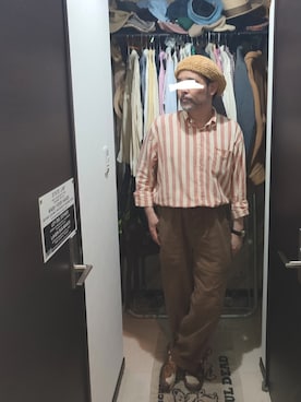 「INDIVIDUALIZED SHIRTS（インディビジュアライズドシャツ）のアイテム（シャツ/ブラウス、ブラウン系）」を使った、アマタウロスさん（メンズ・169cm）の夏コーディネート