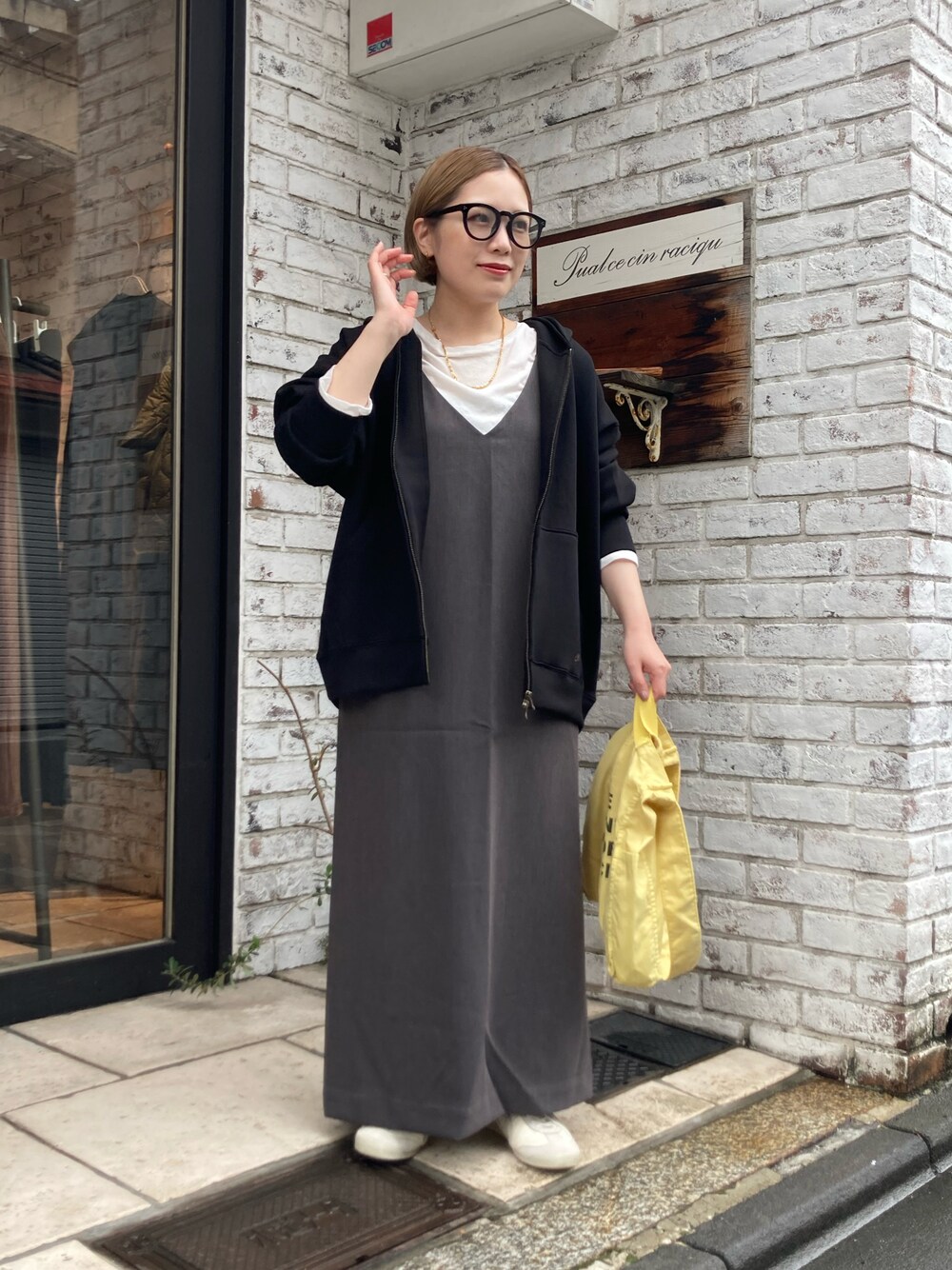 PUAL CE CINのワンピース（グレー系）を使った「キャミワンピ