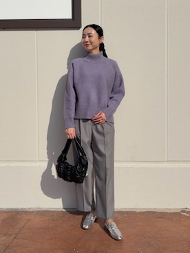 「オフィススタイル」｜「アイテム（パンツ）」を使った、ア デイ イン ザ　ライフさん（レディース・168cm）の冬コーディネート