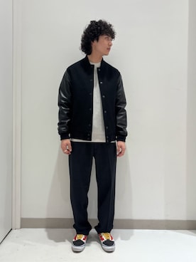 「アイテム（スタジャン）」を使った、ア デイ イン ザ　ライフさん（メンズ・170cm）の冬コーディネート