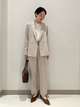 ア デイ イン ザ　ライフさんのコーディネート