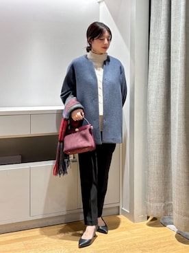 「アイテム（ノーカラーコート、ブルー系）」を使った、ア デイ イン ザ　ライフさん（レディース・156cm）の冬コーディネート