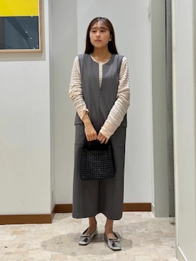 「A DAY IN THE LIFE UNITED ARROWS（アデイインザライフユナイテッドアローズ）のキーネック ジャンパースカート ＜A DAY IN THE LIFE＞（Pinafore dress、グレー系）」を使った、ア デイ イン ザ　ライフさん（レディース・155cm）の春コーディネート