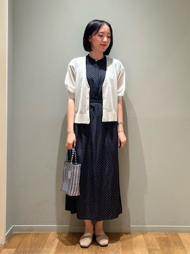 「A DAY IN THE LIFE UNITED ARROWS(アデイインザライフユナイテッドアローズ)のシアーVネックカーディガン 5分袖 ‐ウォッシャブル‐ <A DAY IN THE LIFE>(ニット/セーター、グレー系)」を使った、ア デイ イン ザ ライフさん(レディース・156cm)の夏コーディネート
