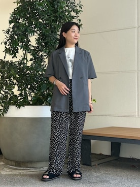 ア デイ イン ザ　ライフさんのコーディネート