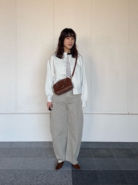 ア デイ イン ザ　ライフさんのコーディネート