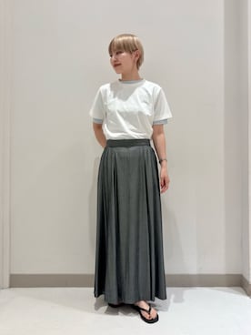 「A DAY IN THE LIFE UNITED ARROWS(アデイインザライフユナイテッドアローズ)のシャンブレー フレアスカート ‐マシンウォッシャブル・セットアップ対応‐<A DAY IN THE LIFE>(ニット/セーター、グレー系)」を使った、ア デイ イン ザ ライフさん(レディース・156cm)の夏コーディネート