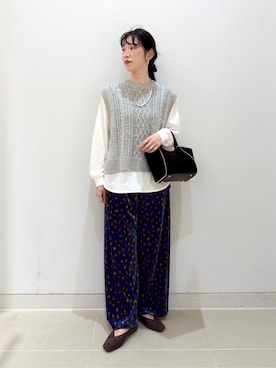 「A DAY IN THE LIFE UNITED ARROWS(アデイインザライフユナイテッドアローズ)のアランニットベスト+カットソー ‐セットアイテム・ウォッシャブル‐<A DAY IN THE LIFE>(ニット/セーター、グレー系)」を使った、ア デイ イン ザ ライフさん(レディース・162cm)の秋コーディネート
