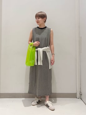 「A DAY IN THE LIFE UNITED ARROWS(アデイインザライフユナイテッドアローズ)のシアー Vネックカーディガン ‐ウォッシャブル‐<A DAY IN THE LIFE>(ニット/セーター、ベージュ系)」を使った、ア デイ イン ザ ライフさん(レディース・160cm)の夏コーディネート