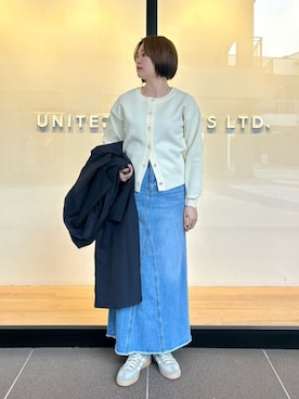 ア デイ イン ザ　ライフさんのコーディネート