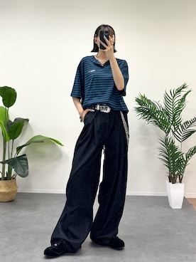 「CODDERR（コーダー）の【CODDERR】ダブルタック バルーンシルエット バギーデニムパンツ（デニムパンツ、ブラック系）」を使った、manamiさん（レディース・170cm）の春コーディネート
