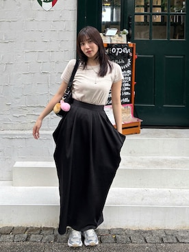 「アイテム（スカート）」を使った、辻村奈々さん（レディース・159cm）の夏コーディネート