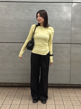 「MURUA（ムルーア）のアイテム（パンツ）」を使った、辻村奈々さん（レディース・159cm）の秋コーディネート