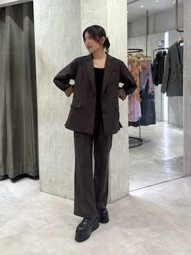 「MURUA（ムルーア）のアイテム（パンツ）」を使った、辻村奈々さん（レディース・159cm）の秋コーディネート