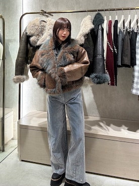 「アイテム（ムートンコート）」を使った、辻村奈々さん（レディース・159cm）の夏コーディネート