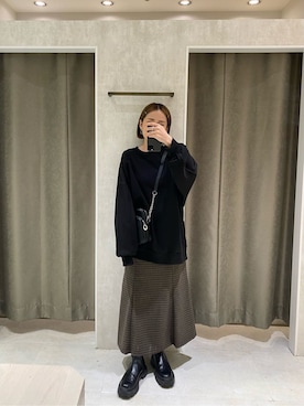 「MURUA（ムルーア）のアイテム（スウェット）」を使った、阿部 穂奈美さん（レディース・155cm）の秋コーディネート