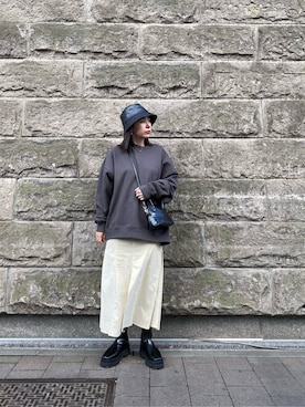 「MURUA（ムルーア）のアイテム（スウェット）」を使った、阿部 穂奈美さん（レディース・155cm）の秋コーディネート