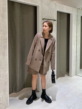 「MURUA（ムルーア）のアイテム（テーラードジャケット）」を使った、阿部 穂奈美さん（レディース・155cm）の秋コーディネート