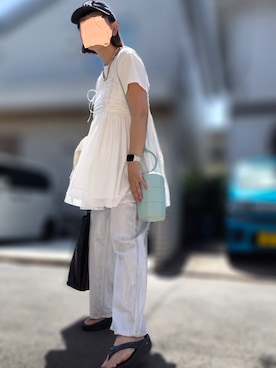 「アイテム（デニムパンツ、シルバー系）」を使った、記録係さん（レディース・161cm）の春コーディネート