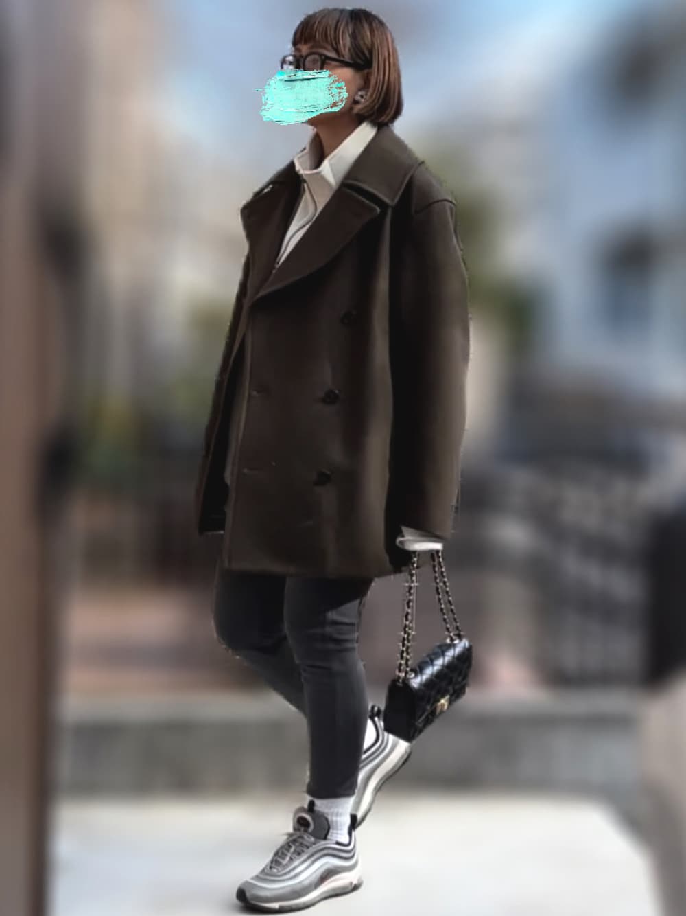 「ハーフジップ、スウェット、レギンスパンツ、ピーコート、ショルダーバッグ、めがね、14度」｜「GUのアイテム（スウェット、ホワイト系）」を使った、記録係さん（レディース・161cm）の冬コーディネートの1枚目の写真
