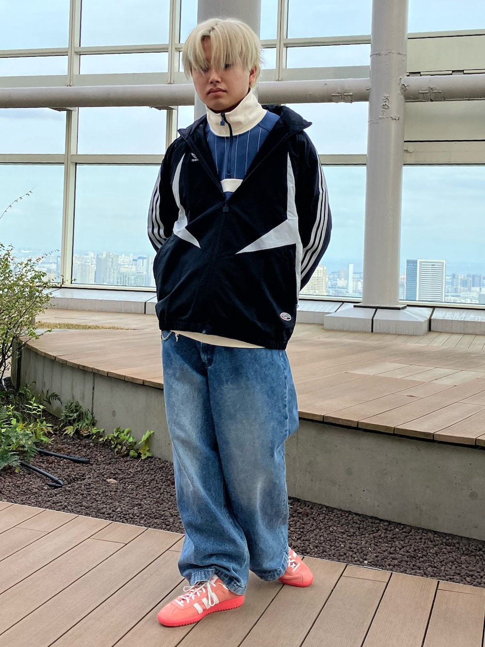 「スウェット、スニーカー、adidas、ジャージ、アディダス、adidas originals、バミューダ、トラックトップ、ハーフジップ、クライマクール」｜「adidasのクライマクール トラックトップ（ジャージ） / アディダスオリジナルス adidas Originals（パーカー、ブラック系）」を使った、MS:(さん（メンズ・171cm）の春コーディネートの1枚目の写真