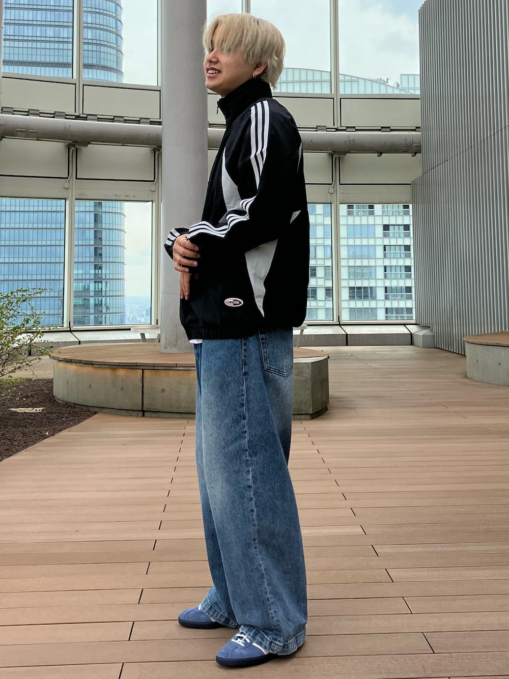 「スニーカー、adidas、ジャージ、アディダス、adidas originals、トラックジャケット、バミューダ、トラックトップ、クライマクール」｜「adidasのクライマクール トラックトップ（ジャージ） / アディダスオリジナルス adidas Originals（パーカー、ブラック系）」を使った、MS:(さん（メンズ・171cm）の春コーディネートの1枚目の写真