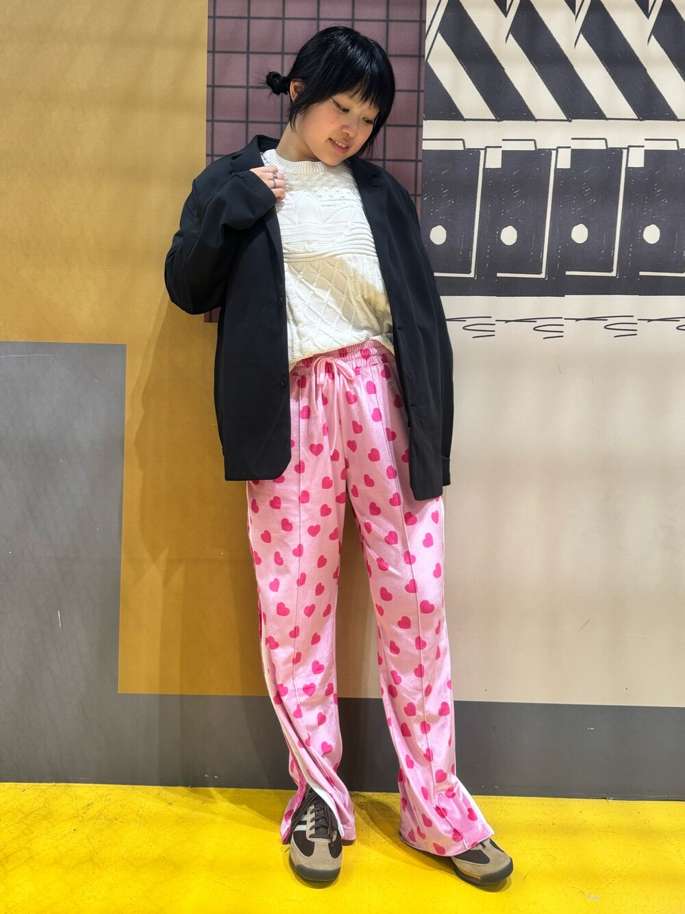 「スニーカー、ニット、セーター、adidas、アディダス、adidas originals、アディダスオリジナルス、70s、SL 72」｜「adidasのKNTD TRF SWTR / アディダスオリジナルス adidas Originals（ニット/セーター、ホワイト系）」を使った、hinaさん（レディース・156cm）の秋コーディネートの1枚目の写真