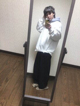 「？のアイテム（Pants、ブラック系）」を使った、あきちょさん（メンズ・178cm）の春コーディネート