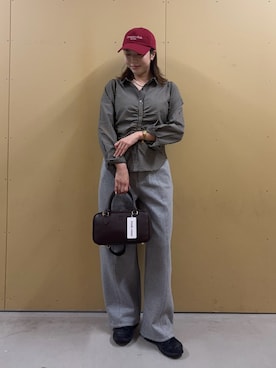 「fredy emue（フレディエミュ）の【WEB限定カラーあり】フロントギャザーコンパクトシャツ（シャツ/ブラウス、ブラック系）」を使った、sachiさん（レディース・157cm）の秋コーディネート