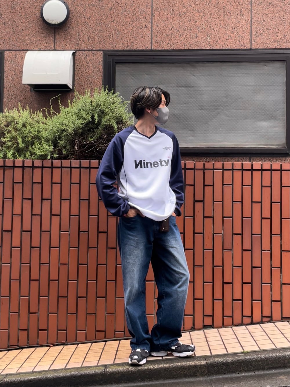 「夏コーデ、きれいめカジュアル、メンズファッション、ゆるコーデ、デニムパンツ、9090、younger song、リーボック(Reebok)、インスタフォローしてね！、いいね、save、フォローお願いします🤑、ロンT、スニーカー、古着、カジュアルコーデ、このスタイルがお気に入り」｜「9090のアイテム（ジャージ、ホワイト系）」を使った、fuuya15さん（メンズ・175cm）の夏コーディネートの1枚目の写真