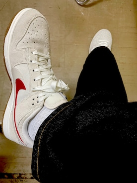 「NIKE（ナイキ）のアイテム（スニーカー、ホワイト系）」を使った、momo042さん（メンズ・175cm）の春コーディネート