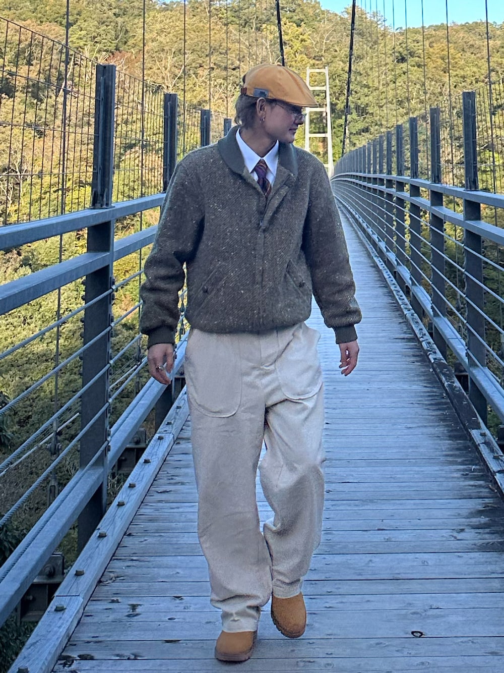 「秋コーデ、秋のコーデ、秋冬コーデ、古着、古着MIX、古着コーデ、日常に魔法を、ブルゾン、Timberland、ハンチング、アメカジ、グランパコア、いいね、save、フォローお願いします🤑、ファッションの力を信じよう、WEARyouthコーデ」｜「usedのアイテム（ハンチング/ベレー帽、イエロー系）」を使った、Reoさん（メンズ・171cm）の秋コーディネートの1枚目の写真