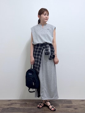 「ROPE' PICNIC（ロペピクニック）のラメ入りミニ裏毛アイラインスカート/汗染み防止・セットアップ対応（スカート、グレー系）」を使った、さきさん（レディース・155cm）の夏コーディネート