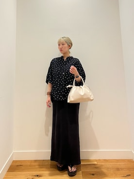 「URBAN RESEARCH DOORS（アーバンリサーチドアーズ）のリネンリヨセルドットドルマンシャツ（シャツ/ブラウス、ブラック系）」を使った、⭐︎おーごし☽°☆・°:** さん（レディース・160cm）の春コーディネート