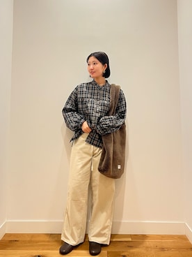 「URBAN RESEARCH DOORS（アーバンリサーチドアーズ）のウォッシュドコーデュロイパンツ（その他パンツ、ホワイト系）」を使った、⭐︎おーごし☽°☆・°:** さん（レディース・160cm）の秋コーディネート