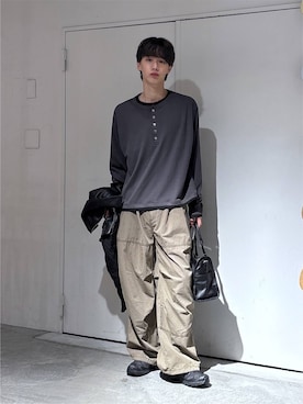 「RAGEBLUE（レイジブルー）の2WAY STUDS BOSTON SHOULDER BAG/スタッズボストンショルダーバッグ（ボストンバッグ、ブラック系）」を使った、 koutaさん（メンズ・173cm）の秋コーディネート